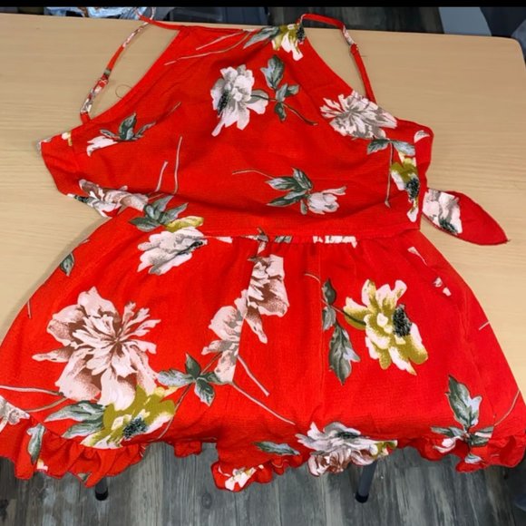 Red shirt with flowers two piece outfit, size small in women's, floral summer - Picture 1 of 4